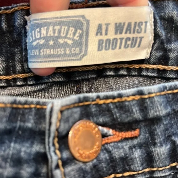 Signature Bootcut Levi’s - Picture 8 of 9